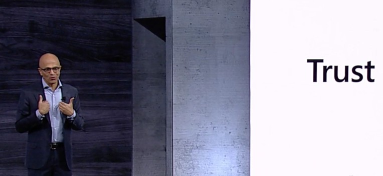 Nadella advierte a la conferencia gubernamental que no traicione la confianza de los usuarios