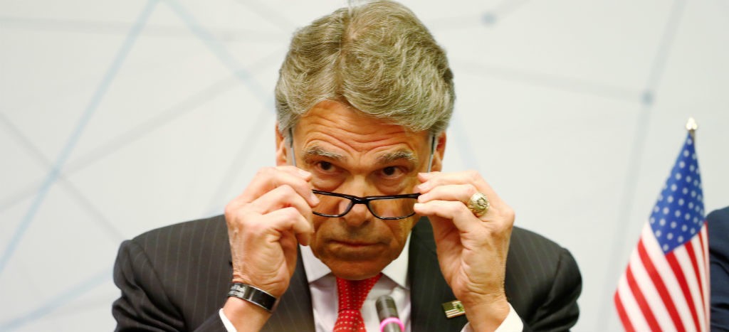 Otra fuga en el gobierno de Trump: Renuncia el secretario de Energía | Video