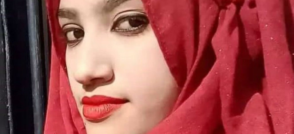 Por quemar viva a joven, dan pena capital a 16 hombres en Bangladesh