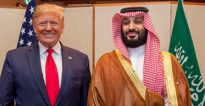 Príncipe heredero saudí felicitó a Trump por muerte de líder de ISIS; él reconoce labor de can que participó en misión