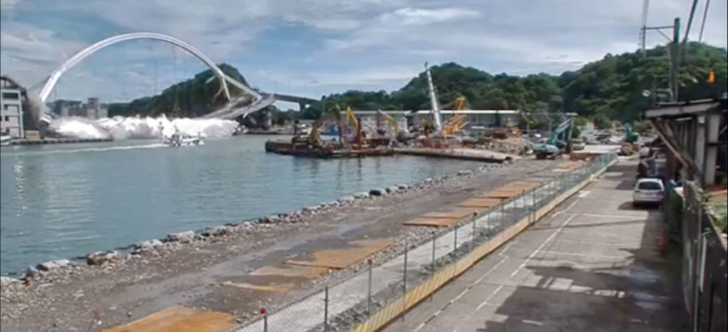 Se desploma un puente en Taiwán; seis heridos de gravedad | Video