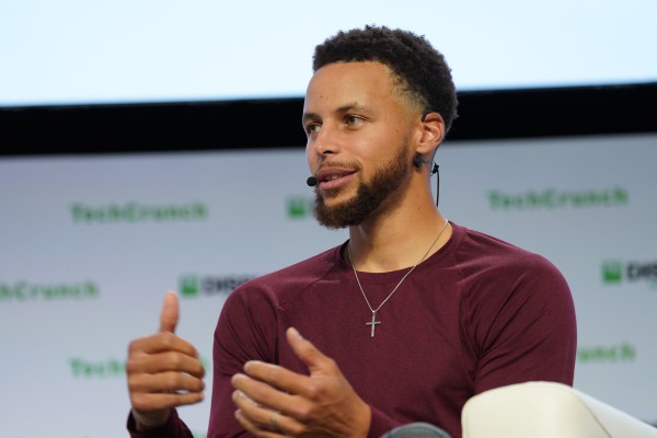 Stephen Curry invierte en la educación del gremio