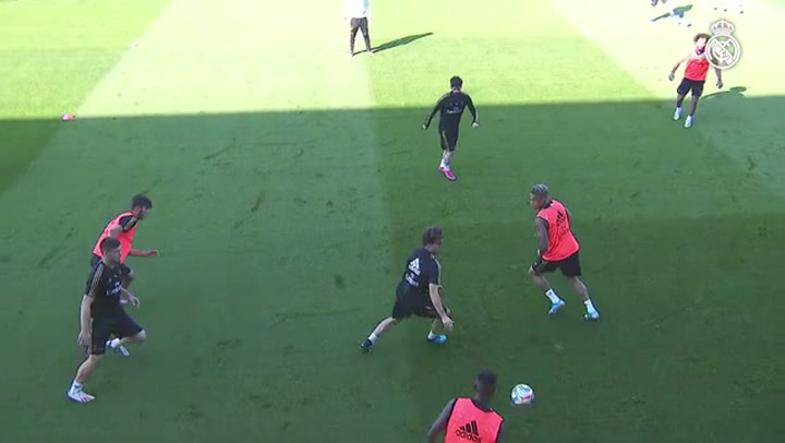 Trabajo con balón en la cuarta sesión de la semana Trabajo con balón en la cuarta sesión de la semana