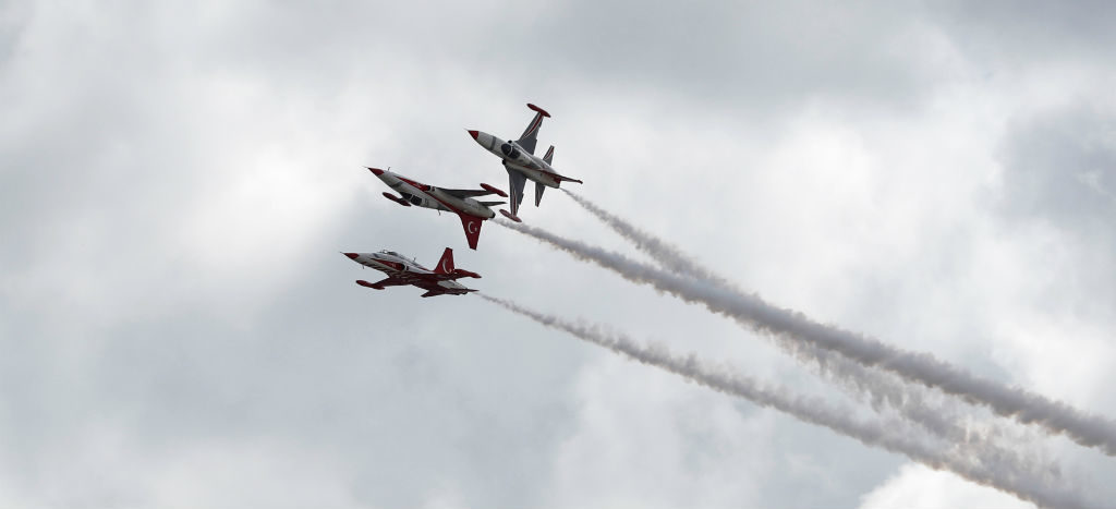 Turquía bombardea a fuerzas kurdas en el noreste de Siria