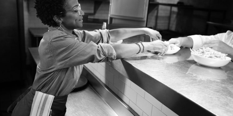 Uber lanza una aplicación de búsqueda de turnos, Uber Works, que comienza en Chicago