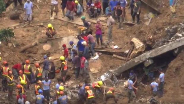 Mineros quedan sepultados tras deslave