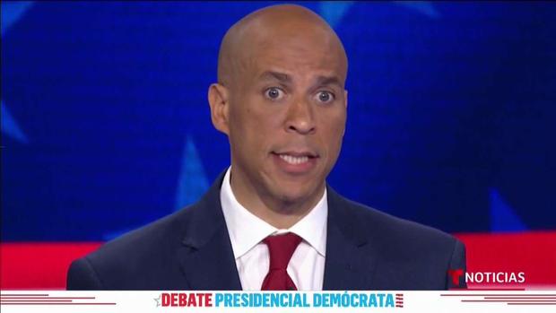 Cory Booker dice que reviviría el programa DACA