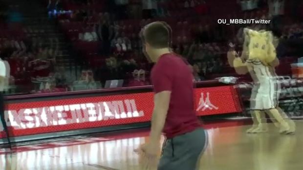 [TLMD - NATL] Cómo ganarse un año gratis de universidad en 30 segundos