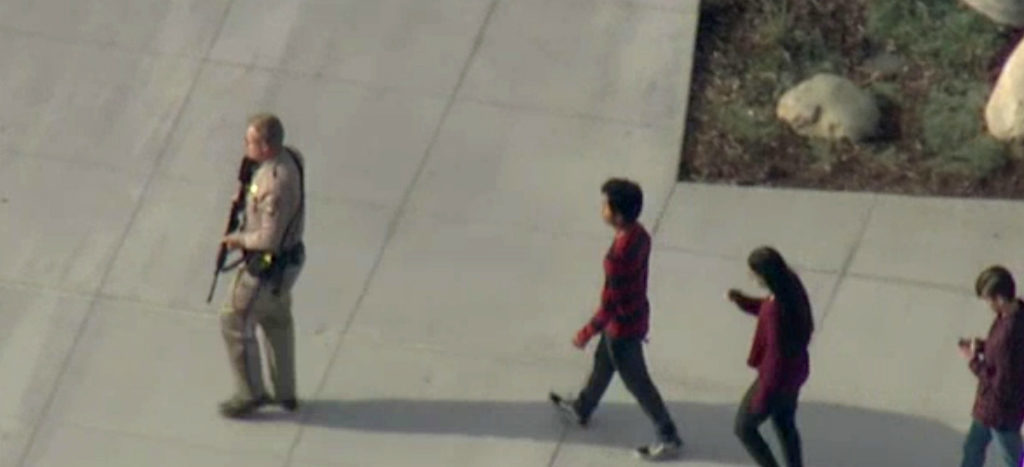 Suman dos muertos por tiroteo en California