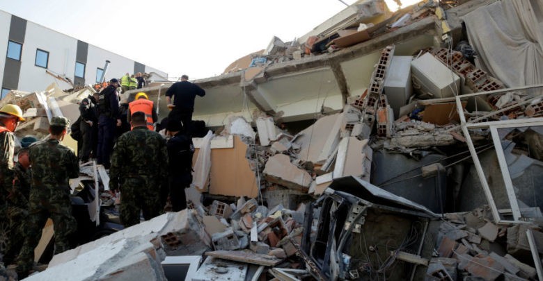 Al menos 13 muertos y cientos de heridos tras sismo de 6,4 de magnitud en Albania | Video
