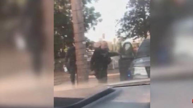 [MI] Video: inmigrante hispano habría sido detenido cuando llevaba sus hijos a la escuela