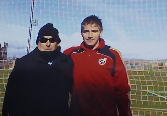 El jugador de la Real Sociedad, Portu, junto a su abuelo Antonio, figura clave en el desarrollo de su carrera profesional