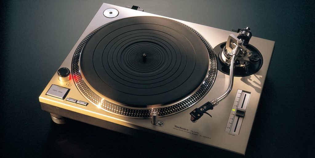 Este sonido giratorio de Technics Turntable Powered Hip-Hop