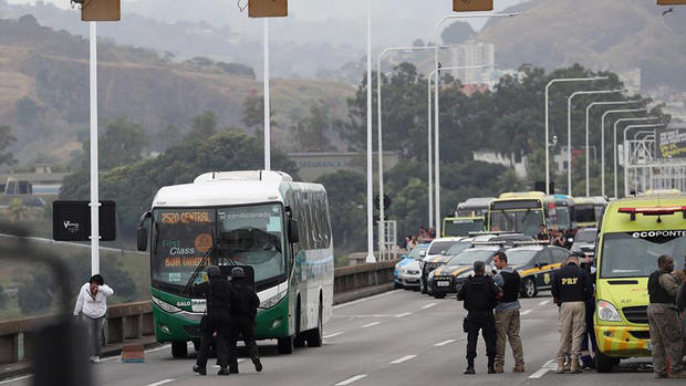 En video: matan de un balazo a secuestrador de bus