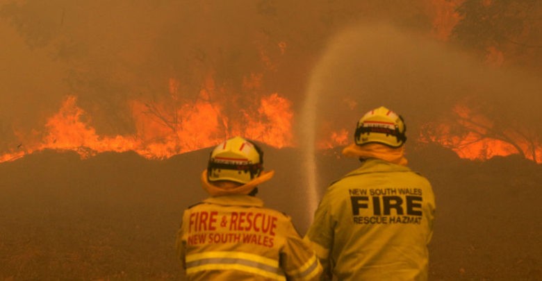 Incendios forestales en Australia dejan tres muertos y varios desaparecidos | Video