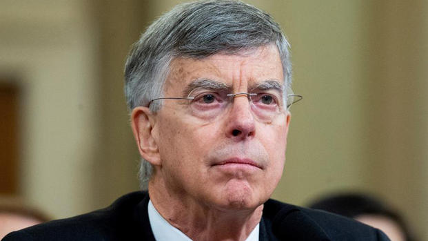 Diplomático William Taylor pone a Trump en aprietos