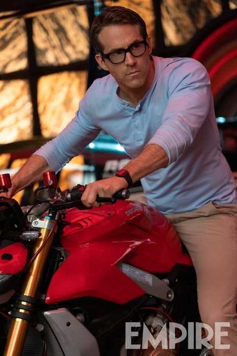 Free-Guy-Ryan-Reynolds Free-Guy-Ryan-Reynolds