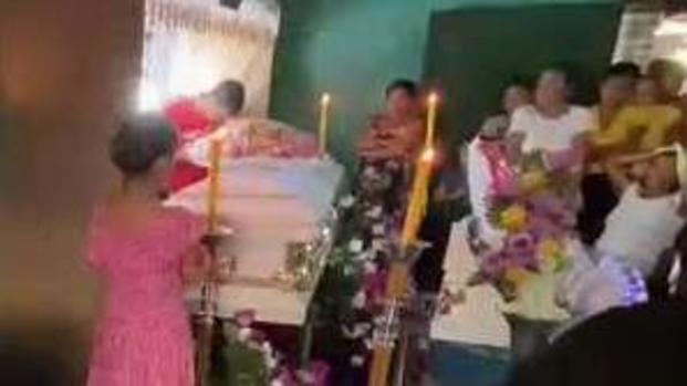 Dolor: despiden a madre e hijo migrantes que murieron en el Río Grande