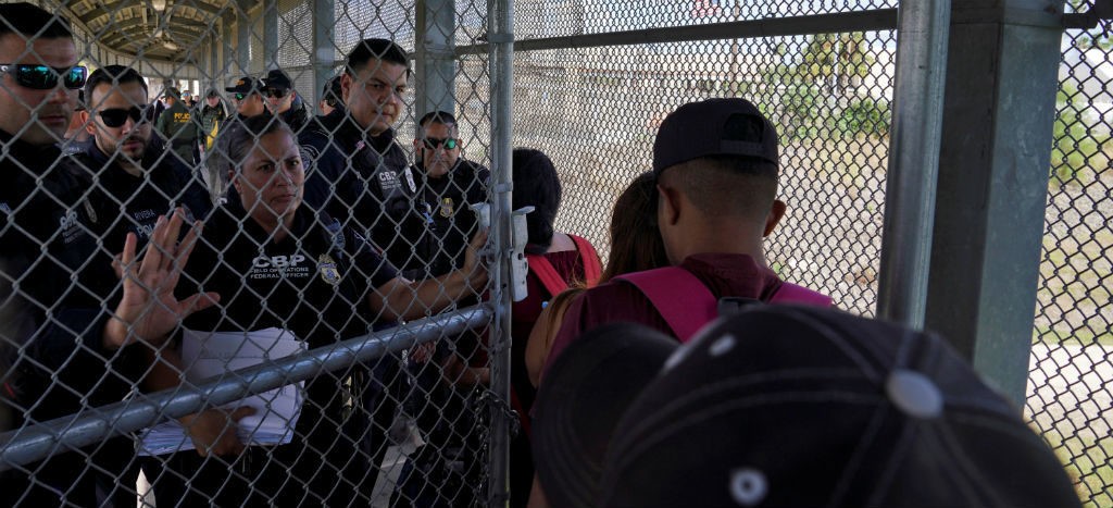 Solicitantes de asilo en EU enfrentarían nueva restricciones laborales