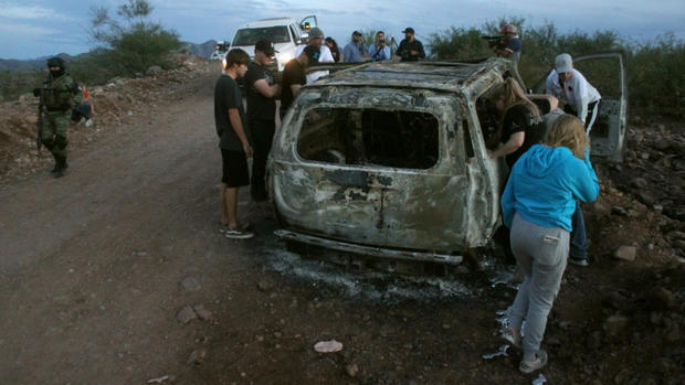 Se preparan para funerales en La Mora