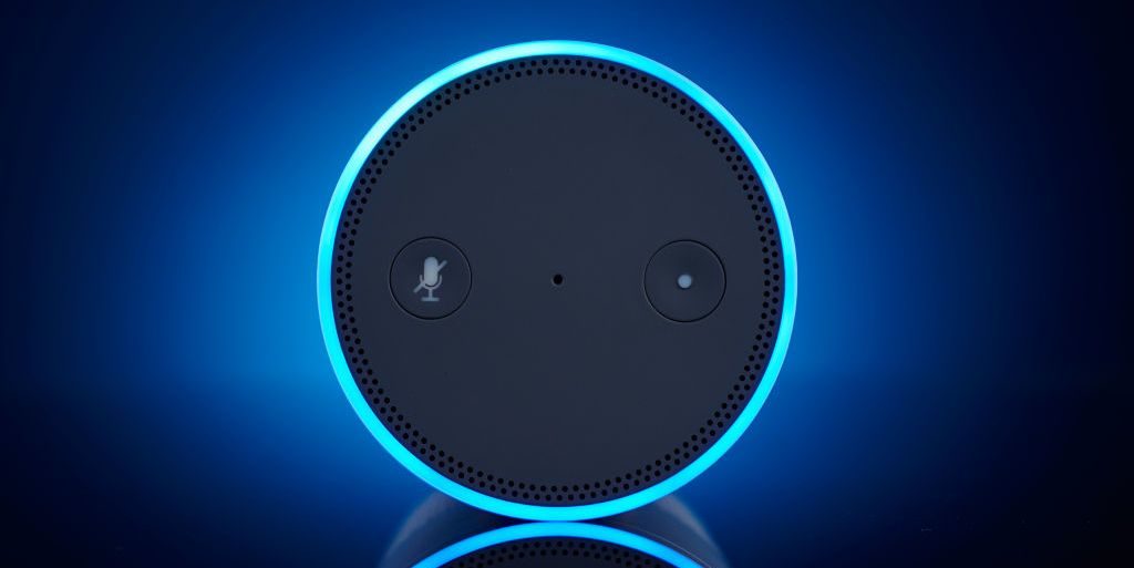 Una guía de privacidad para asistentes de voz en un mundo donde no puedes escapar de ellos