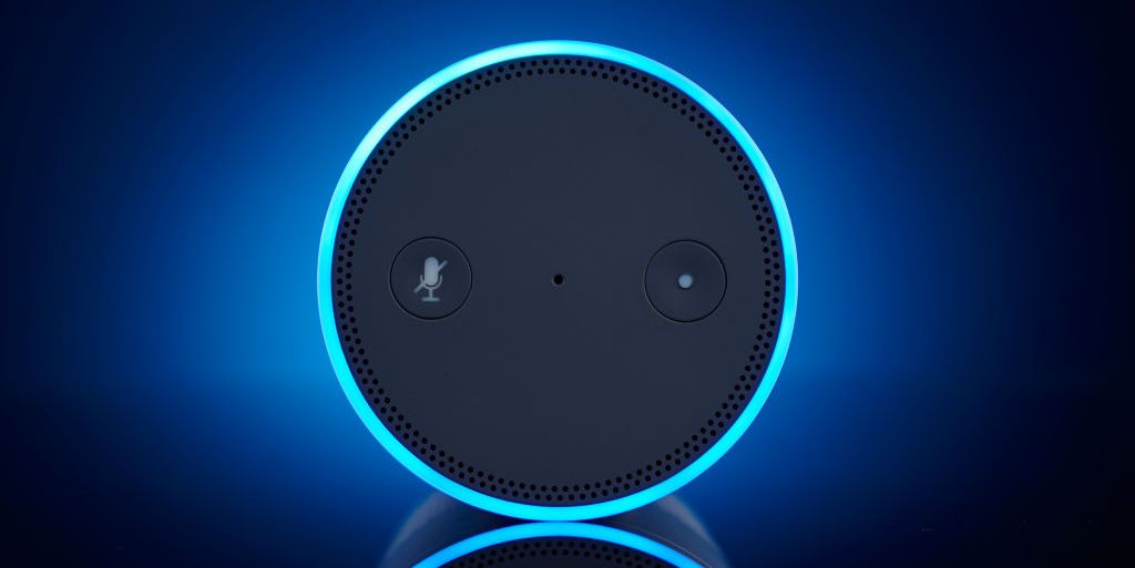 Una guía de privacidad para asistentes de voz en un mundo donde no puedes escapar de ellos