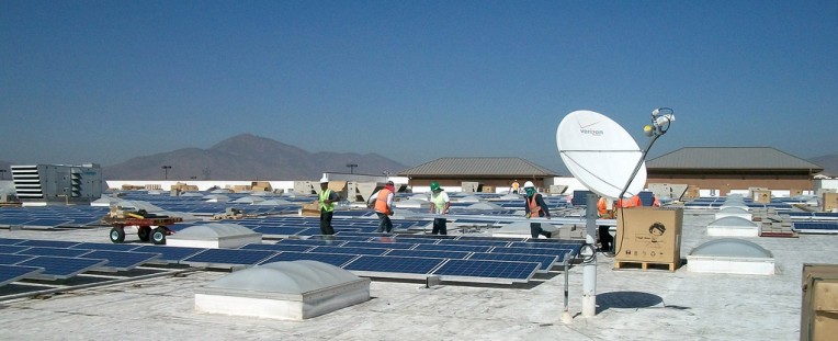 Walmart llega a un acuerdo con Tesla sobre incendios de paneles solares, deja caer la demanda