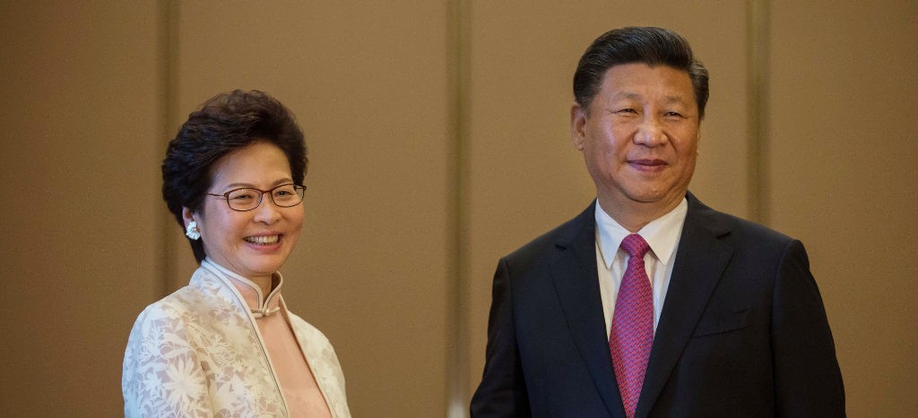 Xi Jinping respalda a Carrie Lam, jefa del Ejecutivo de Hong Kong