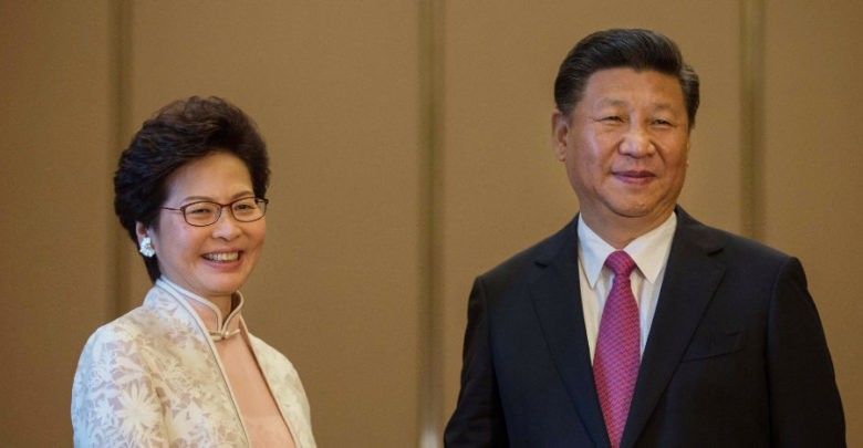 Xi Jinping respalda a Carrie Lam, jefa del Ejecutivo de Hong Kong