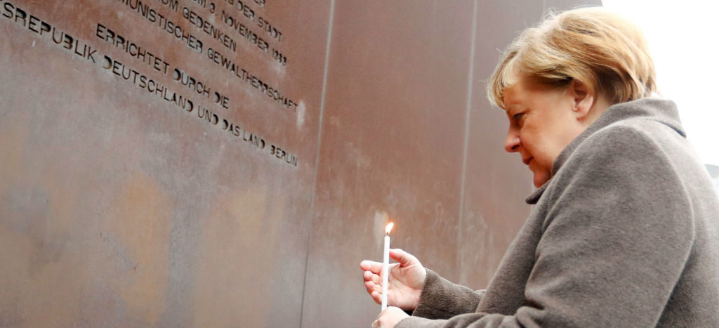 “No hay ningún muro ni tan alto ni tan ancho como para no ser derribado”: Merkel | Video