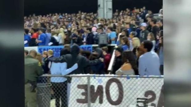 Comunidad recuerda a las victimas del tiroteo