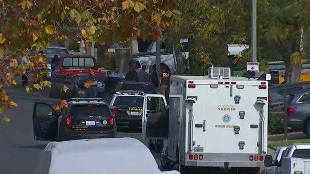 Investigan motivos detrás de tiroteo en Santa Clarita