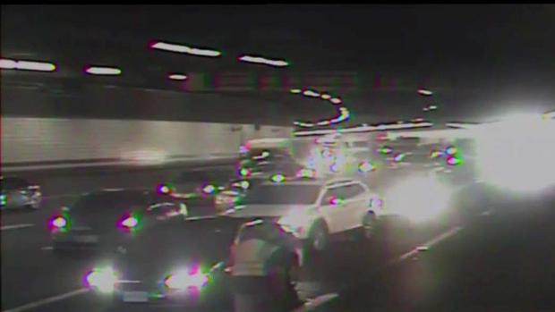 [TLMD - Boston] Revelan nuevas imágenes de mujer que se lanzó de Uber en túnel