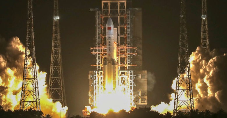 China retoma programa espacial y lanza cohete ‘Long March 5’ | Video