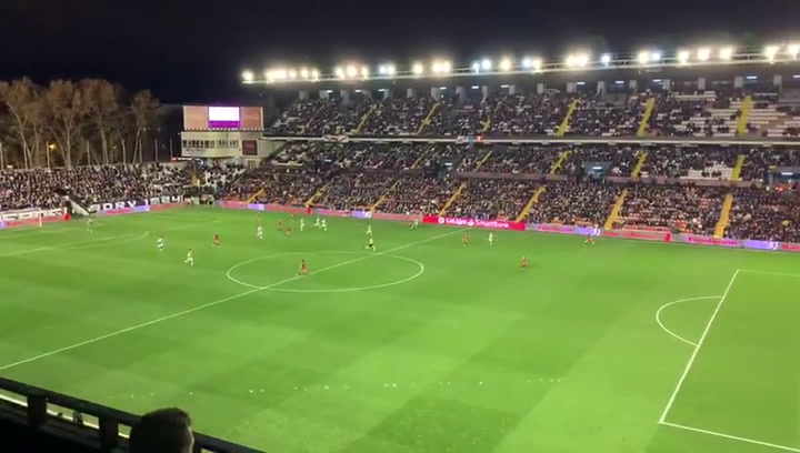 Cánticos e insultos de la afición del Rayo Vallecano a Roman Zozulia Cánticos e insultos de la afición del Rayo Vallecano a Roman Zozulia