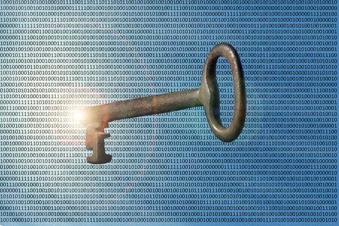 Llave maestra flotando en código binario