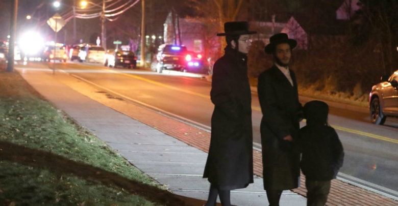 ‘Horrible’, ataque a casa de rabino: Trump; llama a la unión contra el antisemitismo