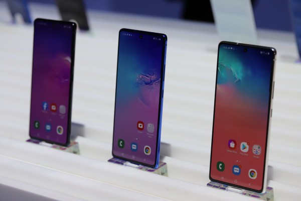 Los dispositivos Lite de Samsung llevan la toma de auriculares al diseño insignia (más o menos)