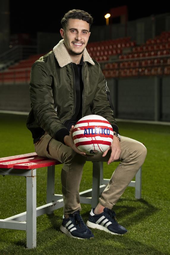 Entrenamiento del At.Madrid en el Cerro del Espino en Majadahonda Entrevista a Mario Hermoso