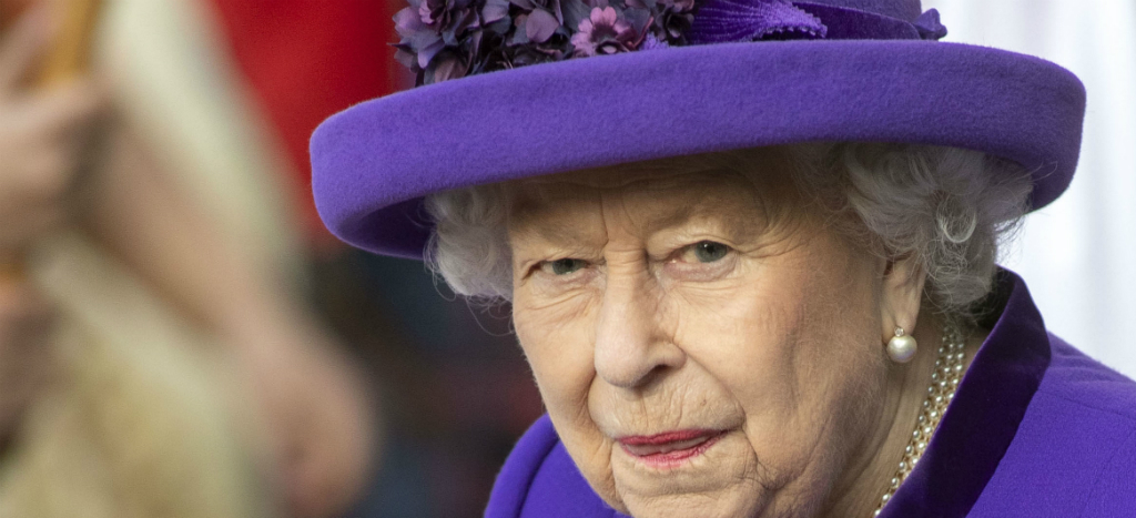 Reina Isabel convoca a familia real para discutir salida de Harry y Meghan