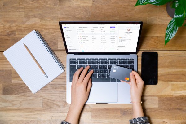 El banco empresarial Challenger Qonto recauda una ronda de $ 115 millones liderada por Tencent y DST Global 1 El banco empresarial Challenger Qonto recauda una ronda de $ 115 millones liderada por Tencent y DST Global