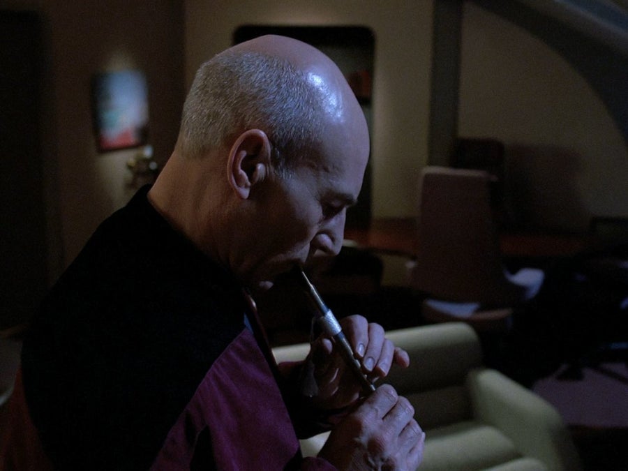 Picard_playing_Ressikan_Flute Picard_playing_Ressikan_Flute