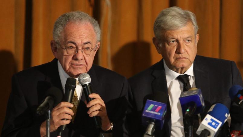 AMLO es contradecido por su Secretario de Comunicaciones y Transportes, no ve factible rifa de avión presidencial