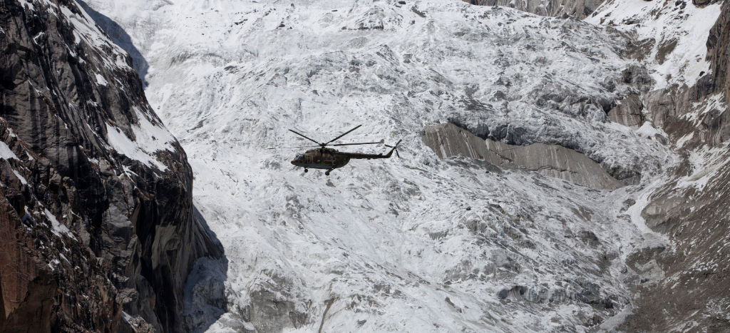 Avalanchas en Cachemira, Pakistán, matan a decenas de personas | Video