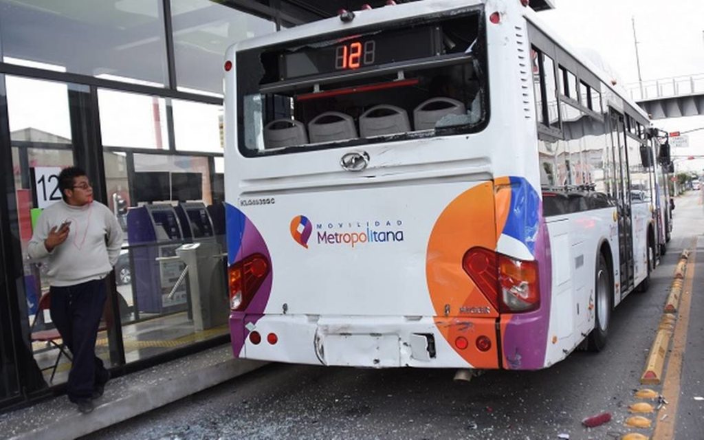 Corrupción en Qrobus; agentes de Seguridad Privada hacen cobros indebidos en Parada de La Alameda