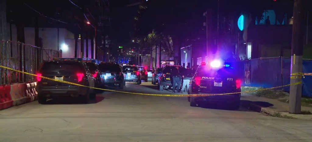 Dos muertos y cinco heridos por tiroteo en un bar de San Antonio, Texas | Video
