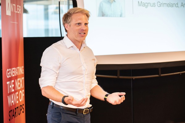 El cofundador de Facebook, Eduardo Saverin, respalda el "generador de inicio" Antler