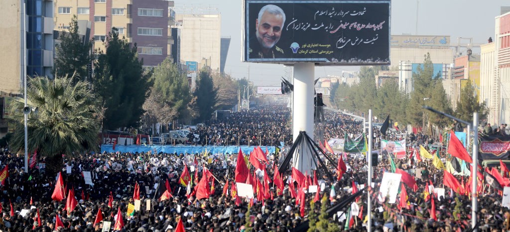 Estampida en funeral de general Soleimani deja al menos 35 muertos