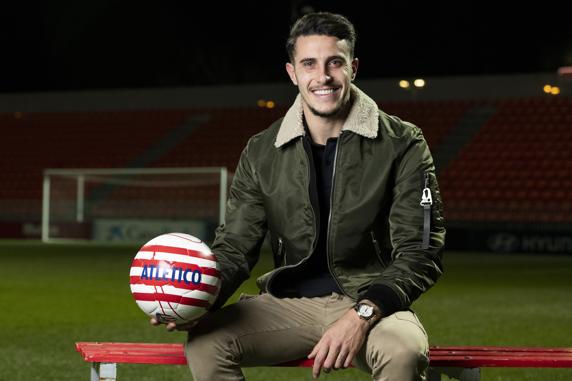 Entrenamiento del At.Madrid en el Cerro del Espino en Majadahonda Entrevista a Mario Hermoso