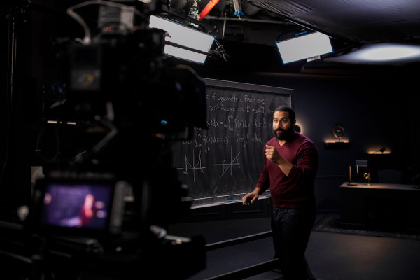 La nueva startup educativa del cofundador de MasterClass, Outlier, recauda $ 11.7M